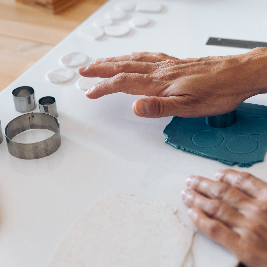 TALLER DE ARTESANÍAS Y OBJETOS DE DECORACIÓN